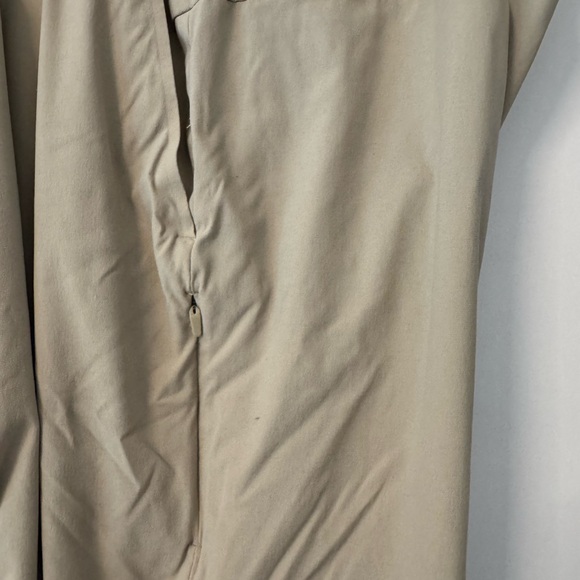 Lululemon Athletica 36 x32 Tan Chinos Lightweight Casual Wear - Picture 3 of 9